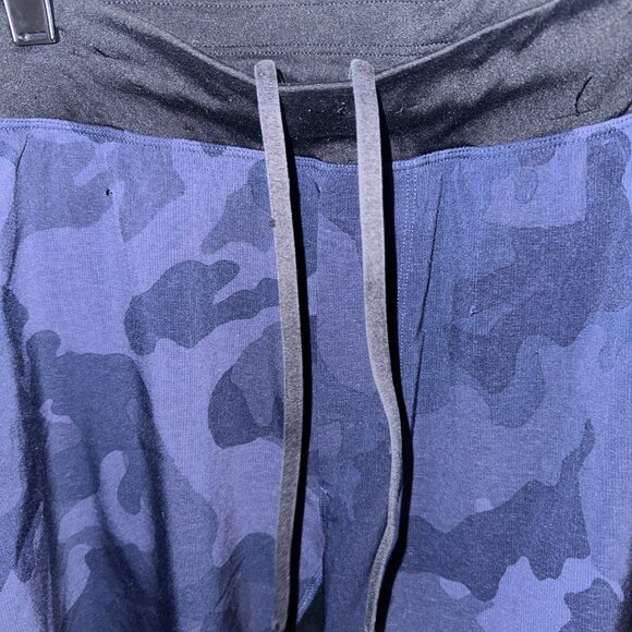 Lululemon T.H.E. Short Linerless - Camo Cadet Blue Black - Size Large - 7" - Picture 2 of 4